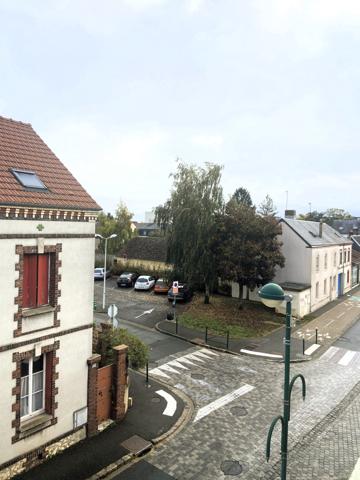 Appartement 3 pièces situé à 800 mètres de la gare de Chartres avec parking