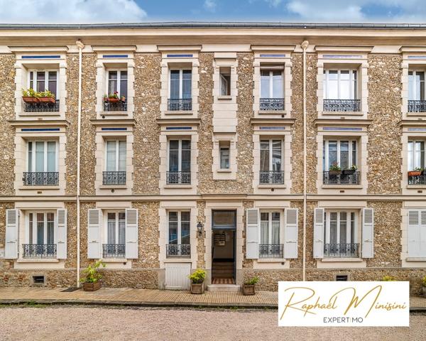 Versailles (78000) Versailles, Quartier Saint-Louis – Appartement 3 pièces + bureau, 73 m², charme de l'ancien