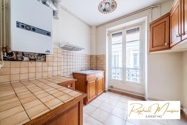 Versailles (78000) Versailles, Quartier Saint-Louis – Appartement 3 pièces + bureau, 73 m², charme de l'ancien