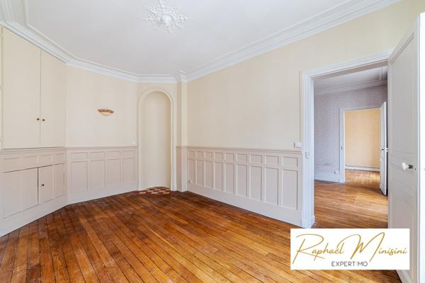 Versailles (78000) Versailles, Quartier Saint-Louis – Appartement 3 pièces + bureau, 73 m², charme de l'ancien