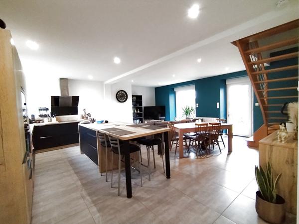 Montours (35460) Maison de bourg 6 pièces 172 m2