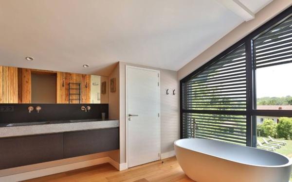 Maison à vendre    8 pièces •  Arbonne