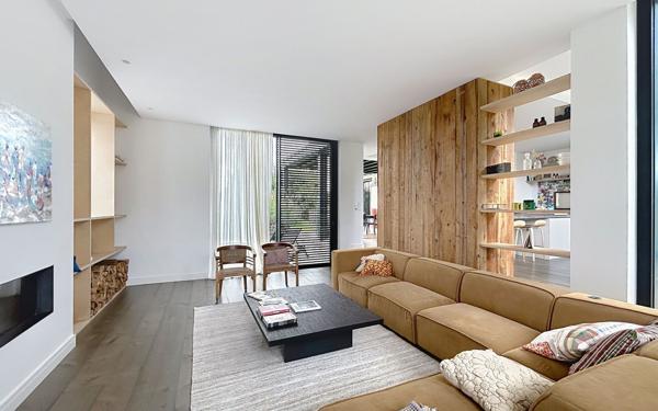 Maison à vendre    8 pièces •  Arbonne