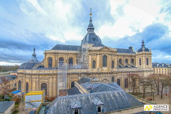 Versailles Saint-Louis Appartement 3 pièces 70 m² situé au 1er étage avec cave 595 000 € **  - Référence  27686
