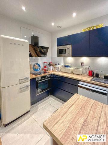 Versailles Saint-Louis Appartement 3 pièces 70 m² situé au 1er étage avec cave 595 000 € **  - Référence  27686
