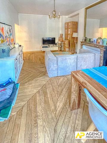 Versailles Saint-Louis Appartement 3 pièces 70 m² situé au 1er étage avec cave 595 000 € **  - Référence  27686