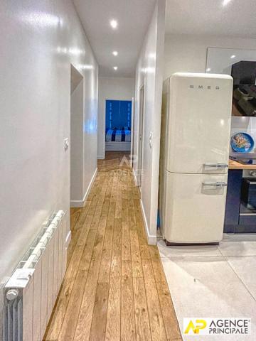 Versailles Saint-Louis Appartement 3 pièces 70 m² situé au 1er étage avec cave 595 000 € **  - Référence  27686
