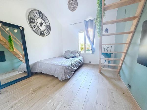 A VISITER SUR ENTRAIGUES SUR LA SORGUE, EN CAMPAGNE MAGNIFIQUE MAISON A ETAGE DE 81 M² SUR TERRAIN DE 216 M²