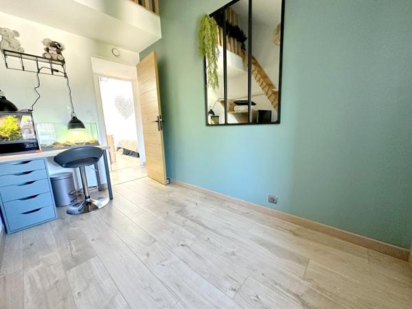 A VISITER SUR ENTRAIGUES SUR LA SORGUE, EN CAMPAGNE MAGNIFIQUE MAISON A ETAGE DE 81 M² SUR TERRAIN DE 216 M²