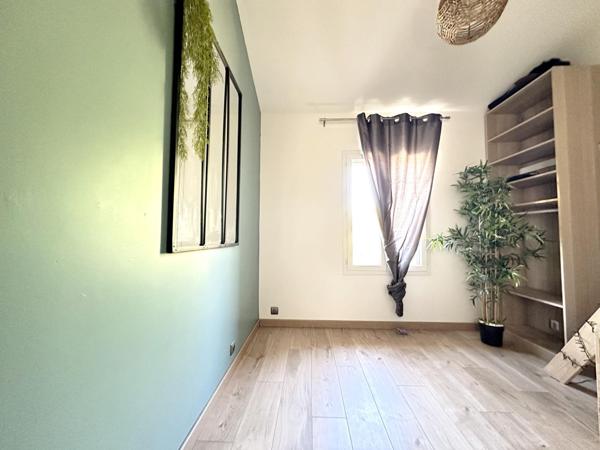 A VISITER SUR ENTRAIGUES SUR LA SORGUE, EN CAMPAGNE MAGNIFIQUE MAISON A ETAGE DE 81 M² SUR TERRAIN DE 216 M²