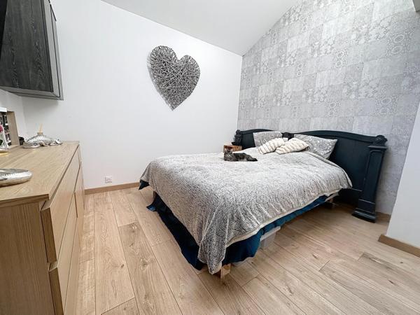 A VISITER SUR ENTRAIGUES SUR LA SORGUE, EN CAMPAGNE MAGNIFIQUE MAISON A ETAGE DE 81 M² SUR TERRAIN DE 216 M²