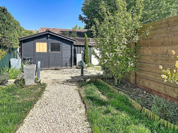 A VISITER SUR ENTRAIGUES SUR LA SORGUE, EN CAMPAGNE MAGNIFIQUE MAISON A ETAGE DE 81 M² SUR TERRAIN DE 216 M²