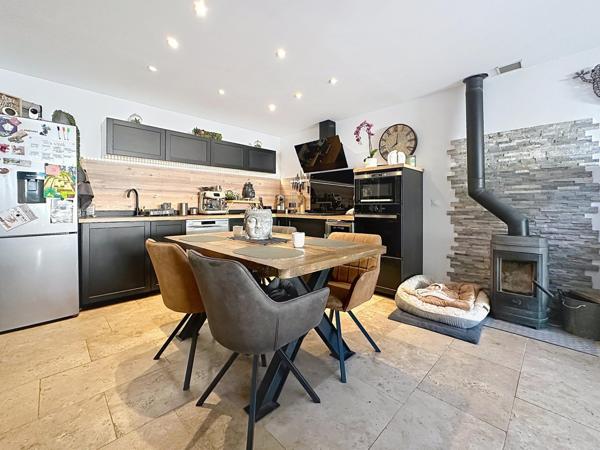 A VISITER SUR ENTRAIGUES SUR LA SORGUE, EN CAMPAGNE MAGNIFIQUE MAISON A ETAGE DE 81 M² SUR TERRAIN DE 216 M²