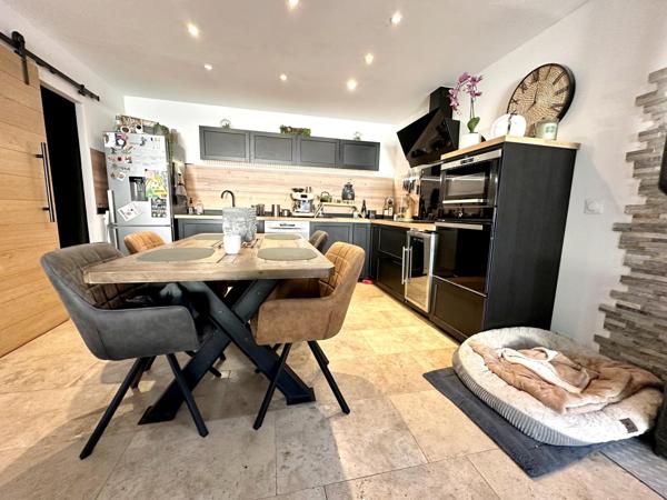 A VISITER SUR ENTRAIGUES SUR LA SORGUE, EN CAMPAGNE MAGNIFIQUE MAISON A ETAGE DE 81 M² SUR TERRAIN DE 216 M²