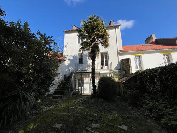 Maison Nantes T6 120 m2 avec jardin,  
Nantes 44000