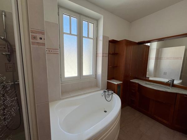 Maison Nantes T6 120 m2 avec jardin,  
Nantes 44000
