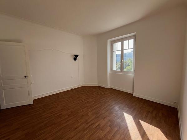 Maison Nantes T6 120 m2 avec jardin,  
Nantes 44000