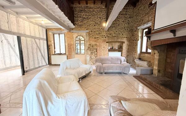 Maison à vendre    6 pièces •  Aire-sur-l'Adour