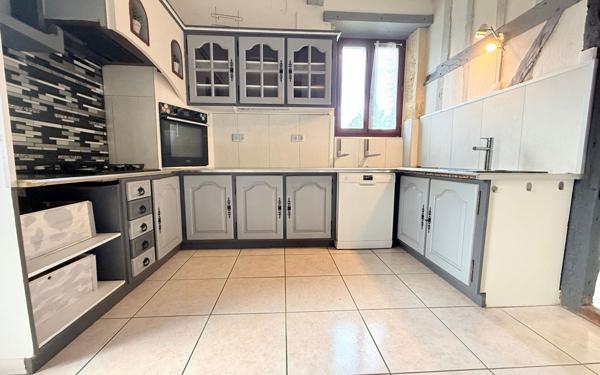 Maison à vendre    6 pièces •  Aire-sur-l'Adour