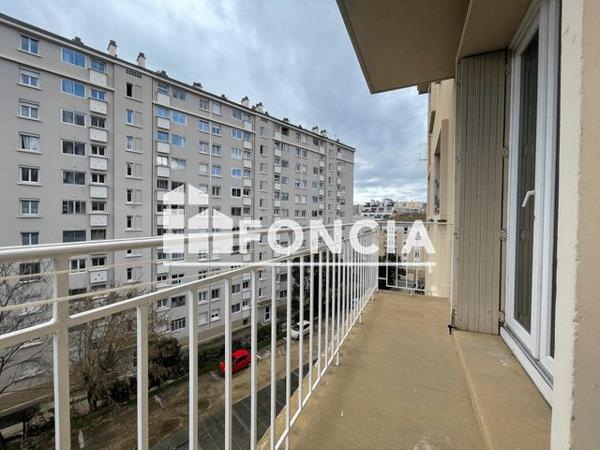 Location Appartement 2 pièces 39.77 m² - ALLEE DOCTEUR HENRI RAOULX Toulon 83000