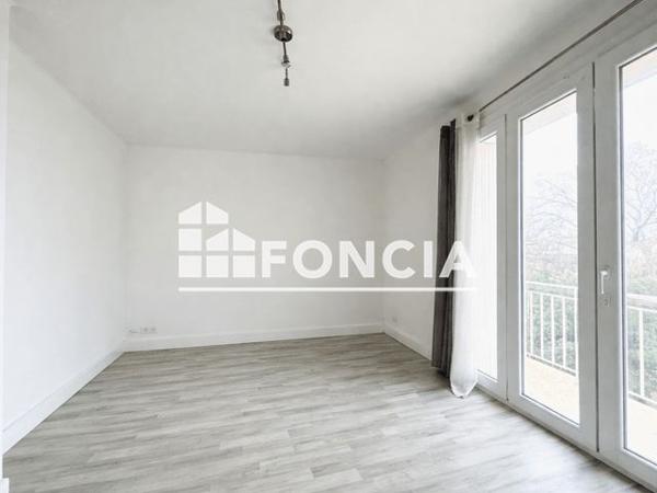 Location Appartement 2 pièces 39.77 m² - ALLEE DOCTEUR HENRI RAOULX Toulon 83000