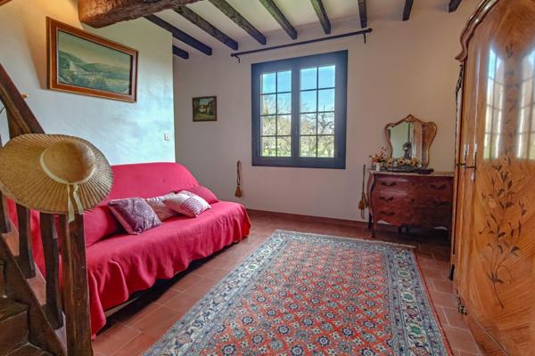 Propriété dans secteur calme dans la campagne