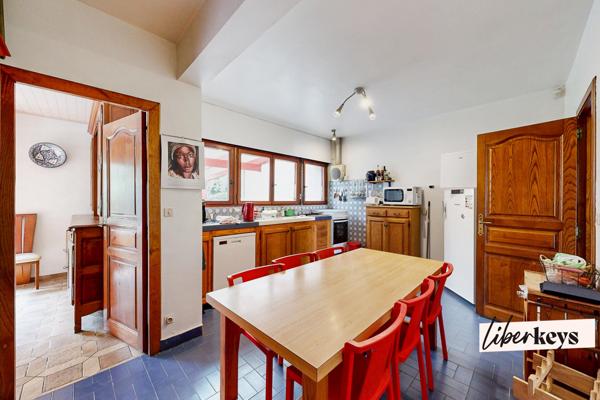 Maison familiale de 260m² avec dépendance et piscine