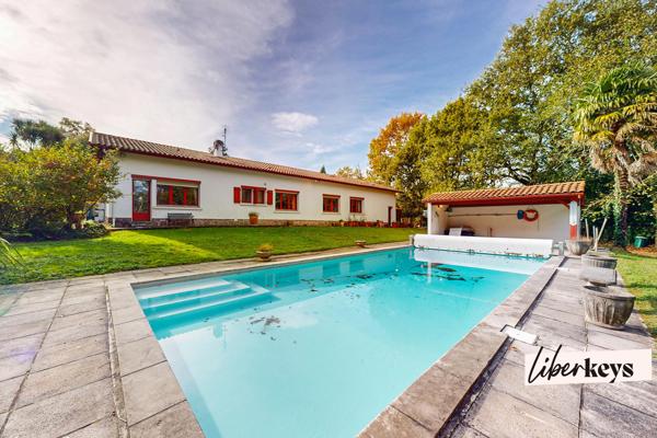 Maison familiale de 260m² avec dépendance et piscine