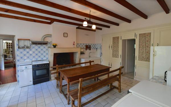 Maison à vendre    12 pièces • 425 m2 Angliers