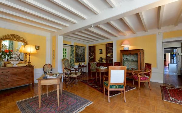 Maison à vendre    12 pièces • 425 m2 Angliers