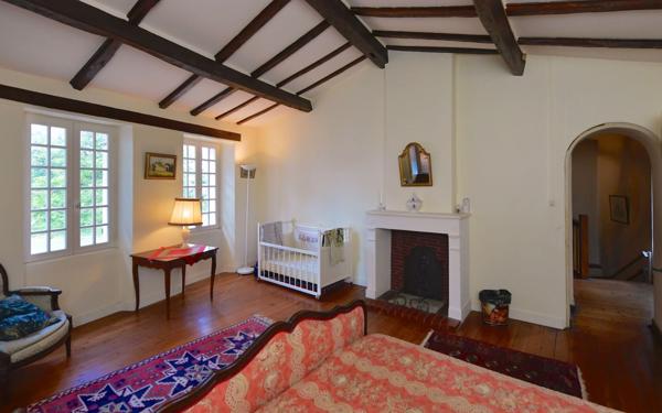 Maison à vendre    12 pièces • 425 m2 Angliers