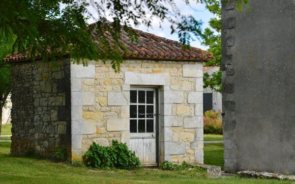 Maison à vendre    12 pièces • 425 m2 Angliers