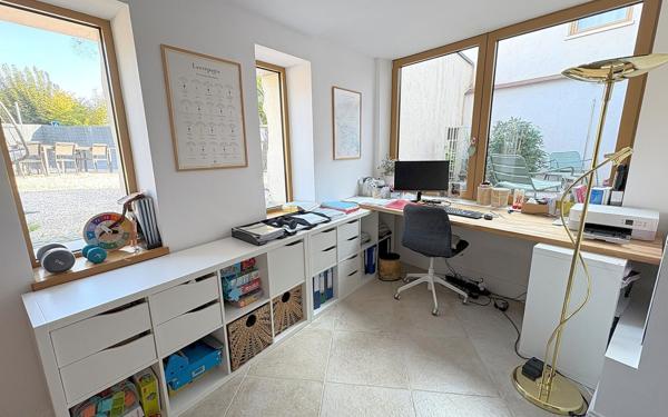 Maison à vendre    5 pièces • 144 710 m2 Grilly