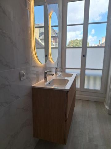 Appartement T3 à louer - 102 m² (réf : 406672)
