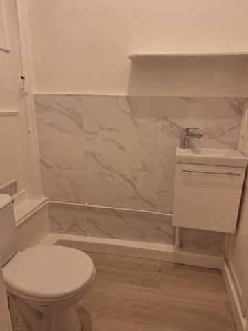 Appartement T3 à louer - 102 m² (réf : 406672)