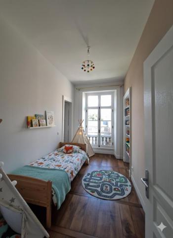 Appartement T3 à louer - 102 m² (réf : 406672)