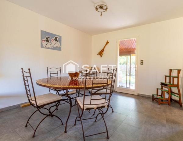 Maison 4 chambres - Grand terrain arboré