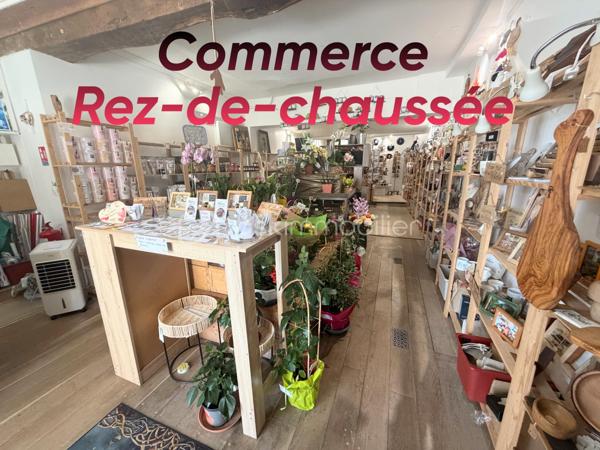 Bienvenue dans le Gers.

Venez découvrir cette belle maison de village du 19 ème siècle d'une surface totale de 250m2 dont 115,5 m2 de surface chauffée.

Le rez-de-chaussée vous propose un commerce d'une belle surface de 45m2 avec un bureau et une cuisine d'été à rafraîchir.

Le premier étage dispose d'une terrasse ainsi qu'une grande pièce au fort potentiel qui vous permettra de créer soit un salon ou une  suite parentale.
Une salle à manger et une chambre complètent cette étage.

Le deuxième et dernier étage propose une pièce pouvant être aménagée en dressing ou chambre, vous disposerez d'une salle de bain à rafraîchir ainsi qu'une grande chambre avec balcon offrant une belle vue.

Un grand garage de plus de 30 m2 s'ajoute à cette ensemble.

Le potentiel révélé ne vous laissera pas insensible, des travaux sont à prévoir qui vous permettront de retrouver tout le charme d'antan.

La toiture est en bon état, l'électricité a été entièrement refaite.

Opportunité à saisir !!!

je suis à votre entière disposition pour plus de renseignements pour cette opportunité se trouvant dans un village qui offre divers commerces et aussi un pôle médical.

A 30 minutes de TARBES, 12 minutes de MIRANDE et 30 minutes de AUCH.