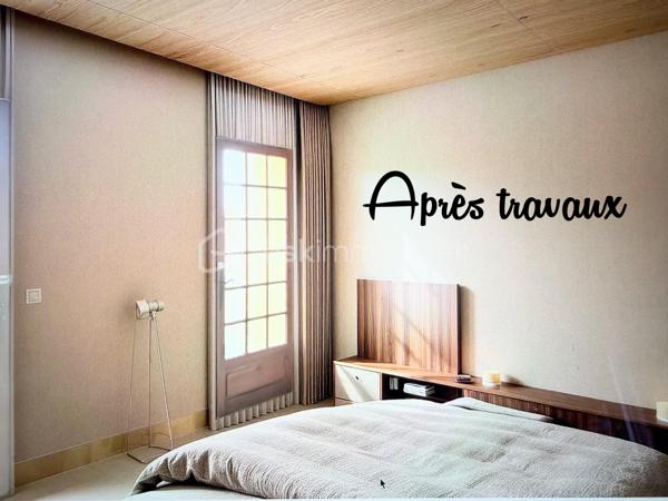 Bienvenue dans le Gers.

Venez découvrir cette belle maison de village du 19 ème siècle d'une surface totale de 250m2 dont 115,5 m2 de surface chauffée.

Le rez-de-chaussée vous propose un commerce d'une belle surface de 45m2 avec un bureau et une cuisine d'été à rafraîchir.

Le premier étage dispose d'une terrasse ainsi qu'une grande pièce au fort potentiel qui vous permettra de créer soit un salon ou une  suite parentale.
Une salle à manger et une chambre complètent cette étage.

Le deuxième et dernier étage propose une pièce pouvant être aménagée en dressing ou chambre, vous disposerez d'une salle de bain à rafraîchir ainsi qu'une grande chambre avec balcon offrant une belle vue.

Un grand garage de plus de 30 m2 s'ajoute à cette ensemble.

Le potentiel révélé ne vous laissera pas insensible, des travaux sont à prévoir qui vous permettront de retrouver tout le charme d'antan.

La toiture est en bon état, l'électricité a été entièrement refaite.

Opportunité à saisir !!!

je suis à votre entière disposition pour plus de renseignements pour cette opportunité se trouvant dans un village qui offre divers commerces et aussi un pôle médical.

A 30 minutes de TARBES, 12 minutes de MIRANDE et 30 minutes de AUCH.