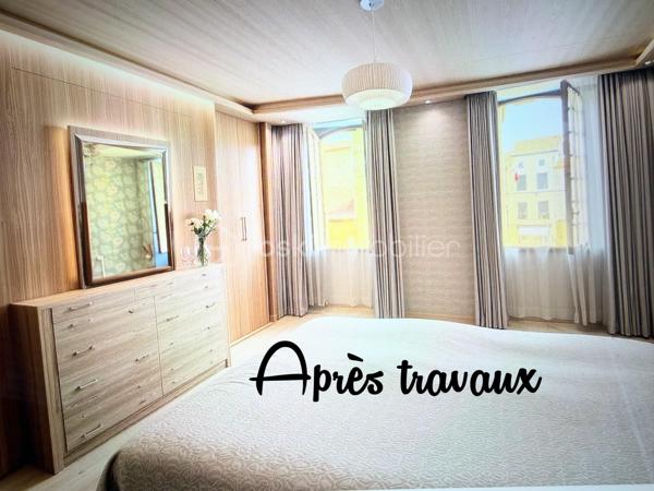Bienvenue dans le Gers.

Venez découvrir cette belle maison de village du 19 ème siècle d'une surface totale de 250m2 dont 115,5 m2 de surface chauffée.

Le rez-de-chaussée vous propose un commerce d'une belle surface de 45m2 avec un bureau et une cuisine d'été à rafraîchir.

Le premier étage dispose d'une terrasse ainsi qu'une grande pièce au fort potentiel qui vous permettra de créer soit un salon ou une  suite parentale.
Une salle à manger et une chambre complètent cette étage.

Le deuxième et dernier étage propose une pièce pouvant être aménagée en dressing ou chambre, vous disposerez d'une salle de bain à rafraîchir ainsi qu'une grande chambre avec balcon offrant une belle vue.

Un grand garage de plus de 30 m2 s'ajoute à cette ensemble.

Le potentiel révélé ne vous laissera pas insensible, des travaux sont à prévoir qui vous permettront de retrouver tout le charme d'antan.

La toiture est en bon état, l'électricité a été entièrement refaite.

Opportunité à saisir !!!

je suis à votre entière disposition pour plus de renseignements pour cette opportunité se trouvant dans un village qui offre divers commerces et aussi un pôle médical.

A 30 minutes de TARBES, 12 minutes de MIRANDE et 30 minutes de AUCH.