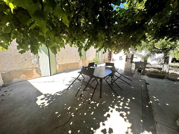 Sur Le PONTET (84), Quartier Calme Maison de 114 m² sur un terrain clos et arboré de 792  m²