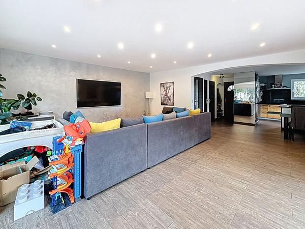 Grasse Vue dégagée, calme absolu Propriété de standing avec dépendance