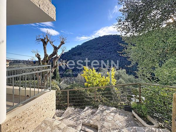 Grasse Vue dégagée, calme absolu Propriété de standing avec dépendance