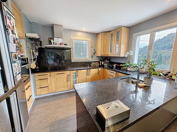 Grasse Vue dégagée, calme absolu Propriété de standing avec dépendance