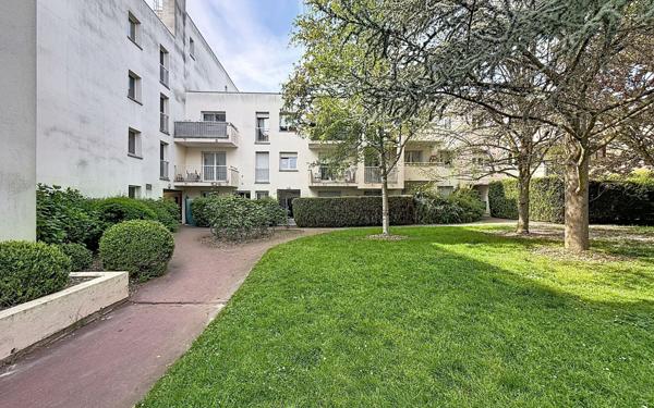 Appartement à vendre    3 pièces • 64,20 m2 Guyancourt