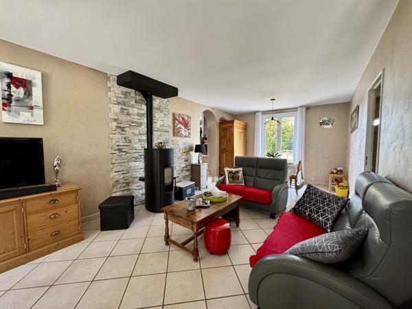 Le Girouard (85150) Maison 3 chambres de 137 m2 habitables sur 5520 m2 de terrain