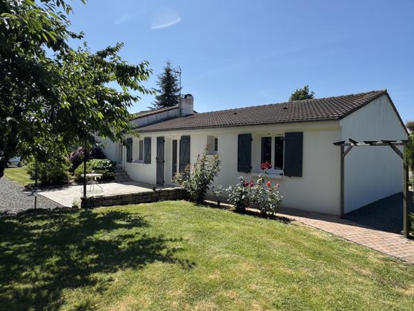 Le Girouard (85150) Maison 3 chambres de 137 m2 habitables sur 5520 m2 de terrain