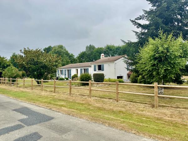 Le Girouard (85150) Maison 3 chambres de 137 m2 habitables sur 5520 m2 de terrain