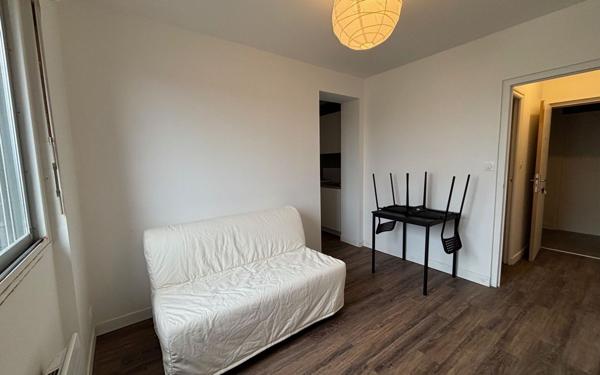 Appartement à louer    1 pièce • 16,39 m2 Landivisiau