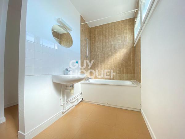 GUY HOQUET - Centre ville, 2 pièces à louer !